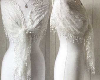 White Bridal Shawl / White Vintage Style Shawl / White Lace Wrap / White Wedding