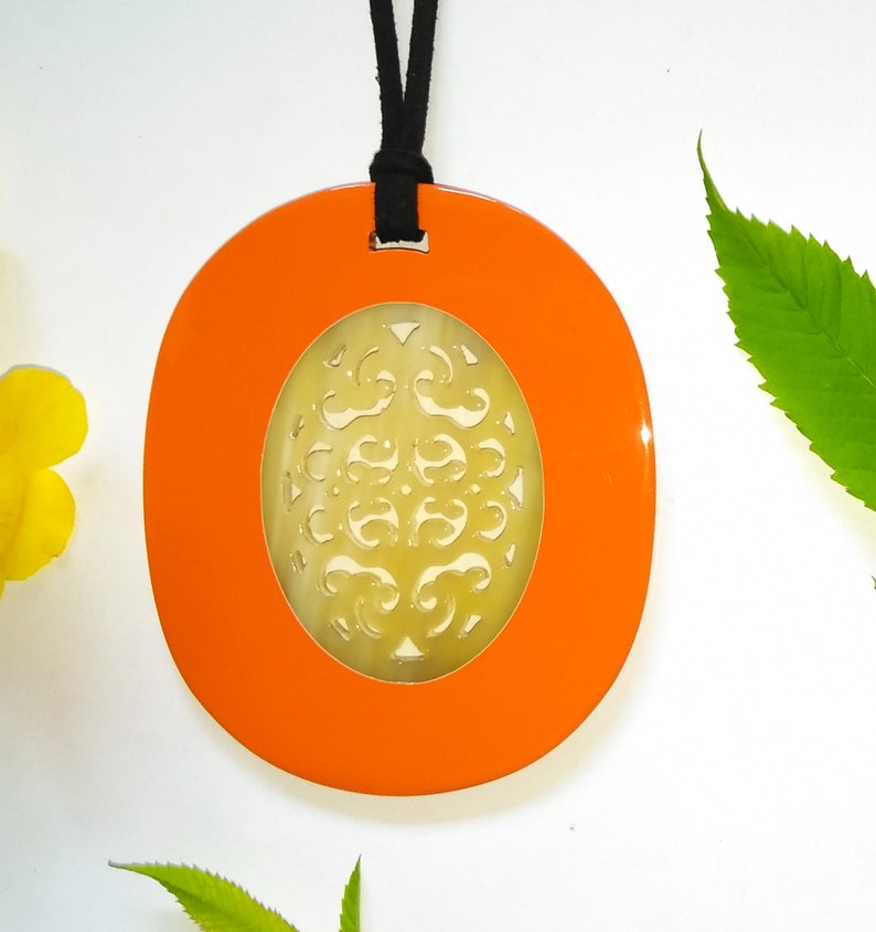 bijoux corne de buffle vietnam KAI-5691 Buffalo horn lacquer pendant Buffalo horn pendant Pendentifs corne et laque de buffle
