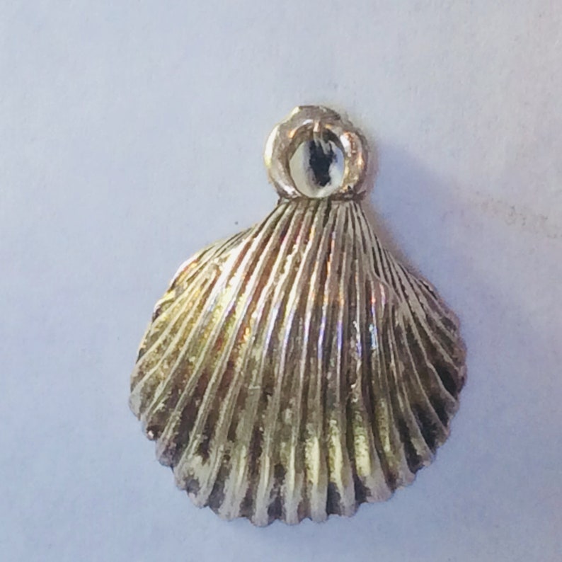 Sterling silver Beach Scallop Shell charm vintage # 796