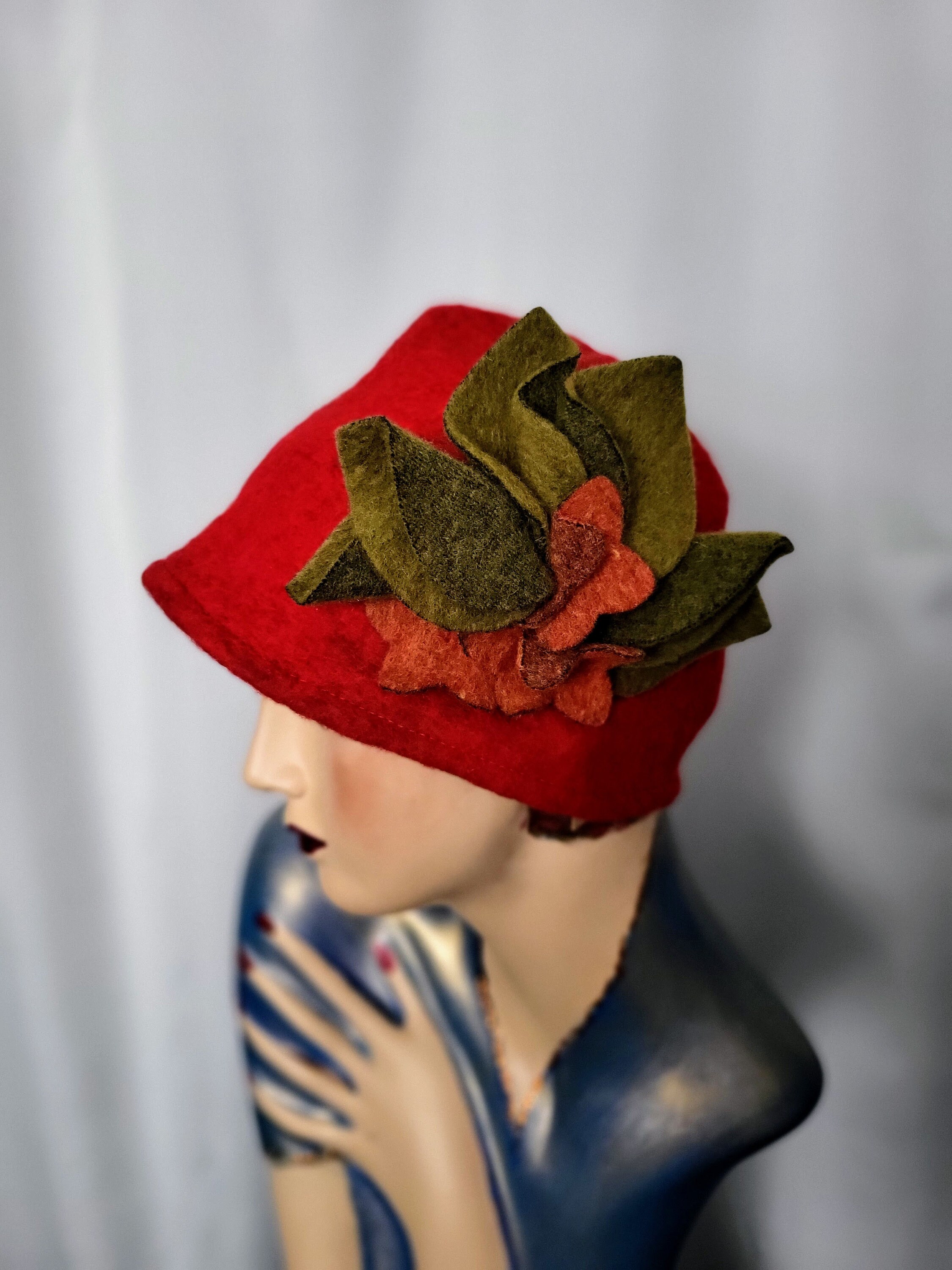 Red Wool Cloche Hat/italian Unique Winter Warm Décor Hat  display picture 3