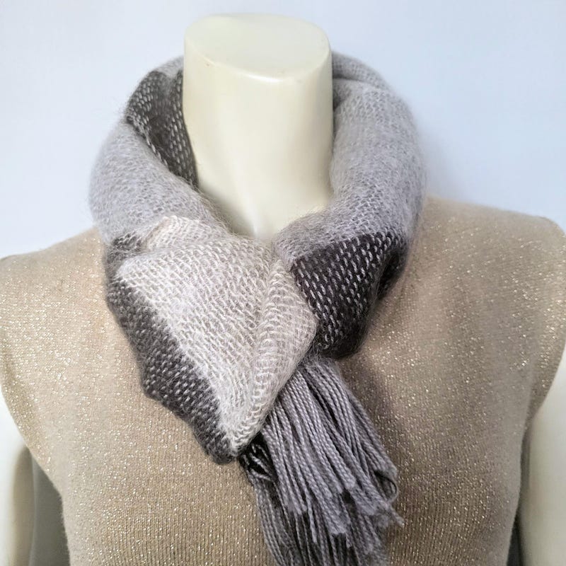 Scarf in Grey