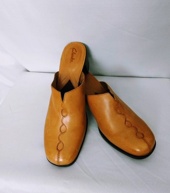 tan leather clogs