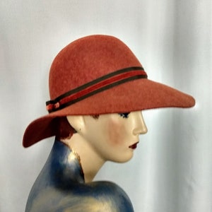 Therese Ahrens New York Light Brown Wide Brim with Bow & Gold Studs Vintage Hat Lot Of 2 Vintage THERESE AHRENS New York Felt  main image 2