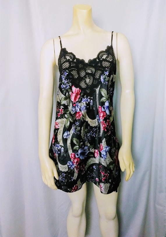 VICTORIA SECRET Short Black Floral Nightgown With Lace, Luxurious