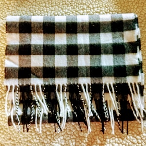 Unisex Cashmere Feel Scarf/Black and White Plaid Scarf/Classic Plaid  Winter Super Soft Fringed Scarf/Gift for Her/Gift For Him/No.449