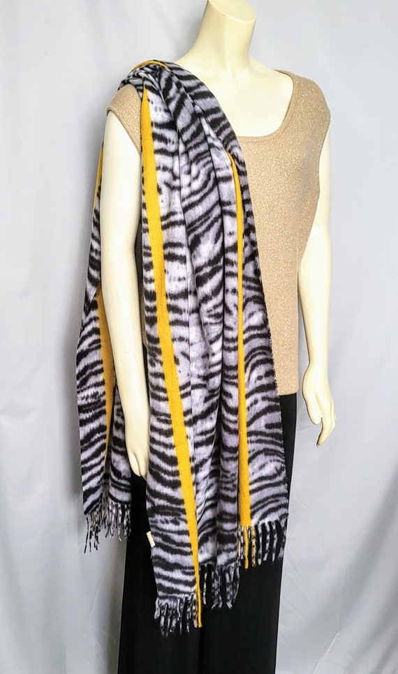 Soft and Warm Huge Scarf/Oversize Black and White… - image 4