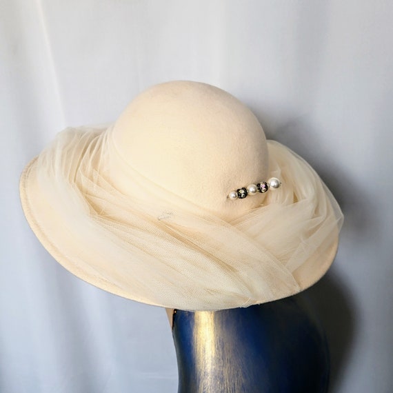 Wide Brim Winter White Formal Hat/Vintage IMPORTI… - image 2