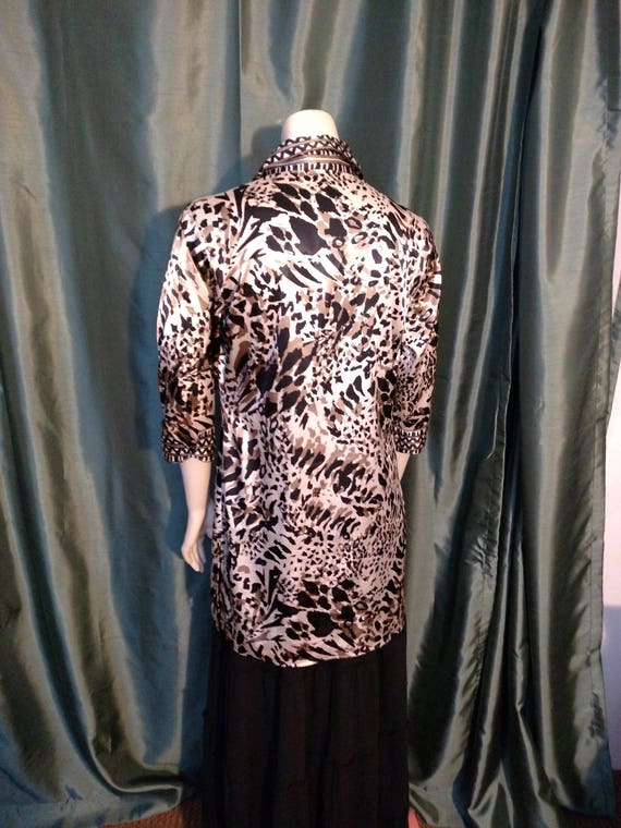 CHICOS Animal Print Long Satin Blouse Shirt/Beige… - image 5