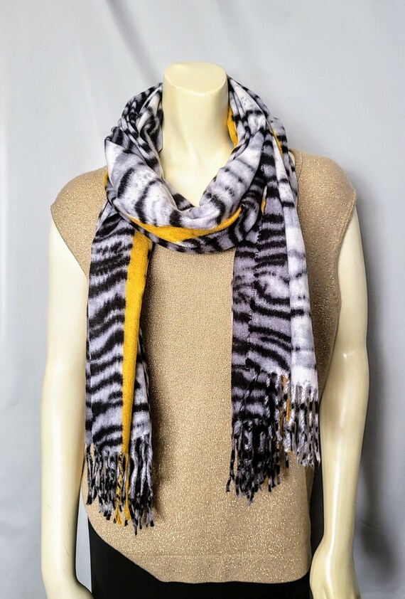 Soft and Warm Huge Scarf/Oversize Black and White… - image 2