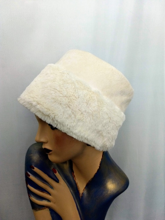 Winter White Faux Suede Bucket Hat,Faux Fur Hat,Wi
