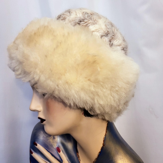 Vintage Dyed Tuscan‎ Lamb Fur Hat Women Made in Italy Winter One Size Dyed Tuscan Lamb Hat - Etsy main image 3