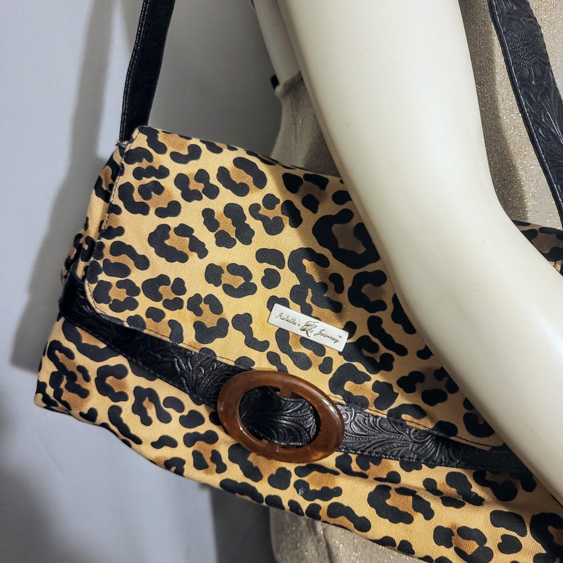 Vintage ISABELLA'S JOURNEY Leopard Print Shoulder Bag/Yellow Canvas Animal Pattern Soft Purse/Tooled Faux Leather Decor/Retro Style Gift/, foto 3 di 5