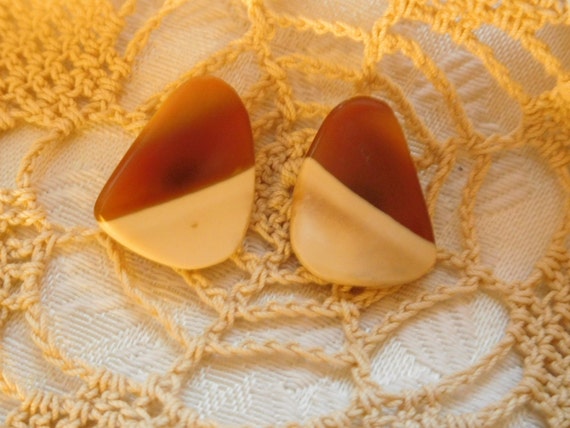 Two tone stud earrings/ cream and carmel color Flat studs/Amber and white studs/ womans stud earrings/office jewelry/