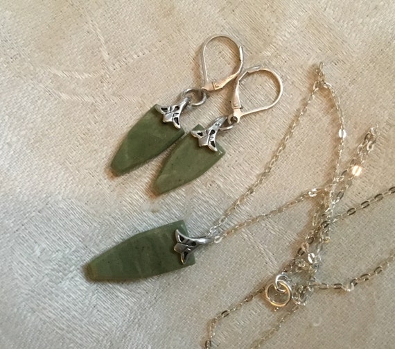 Green dangle earrings and pendant set /Pastel green stone jewelry/Green Stone filigree earrings/moss green dangle earrings/sea foam jewelry