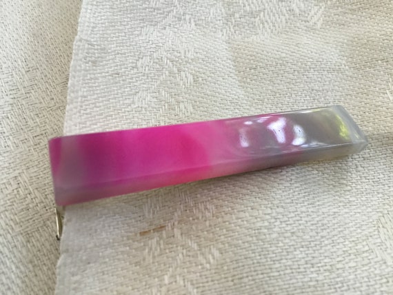 Pink tie clip. Mens Suit accessories. Cut agate tie clip. Glass tie clip. Fuchsia tie bar.Tie accessories