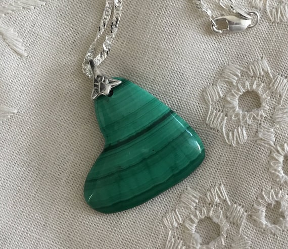 Green heart pendant necklace/Malachite heart /Green and black stone/ valentine jewelry / gift of love/ filigree jewelry/valentines day gift