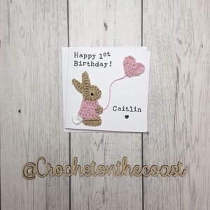 Tarjeta de primer cumpleaños personalizada / Tarjeta de cumpleaños del conejito de ganchillo / Tarjeta de cumpleaños de cualquier edad Beige/Pale pink