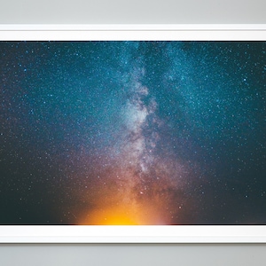 Impresión colorida del cielo de la noche, estrellas, vía láctea, constelaciones, impresión de arte fotográfico de calidad del museo