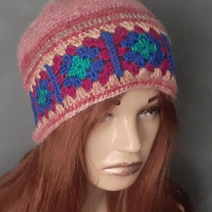 Boho hippie Hat, Crochet Granny Square Beret, Patchwork Beanie, Womens Beanie, Granny Square Hat, Granny Square Beanie, Unique Knit Hat