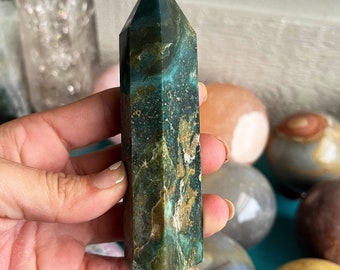 Green Moss Agate Self standing point / ocean dream vibe / home decor / zen garden / chakra healing