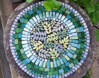 WOODLAND mosaic birdbath kit. No cutting required. Suitable for beginners. Garden gift. Craft gift. Bird lover gift.