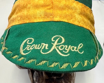 SIMPLY Crown Royal VERDE - Corona solo en la visera - Costuras decorativas doradas - Reversible, hecho a pedido - Preencogido