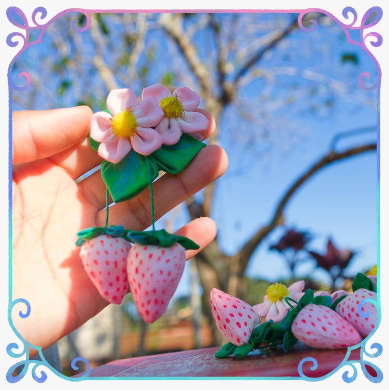 Whimsy Clip of the Strawberry Court