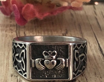 Claddagh Ring, Men's Celtic Claddagh Ring, Stainless Steel Engagement Ring Band, Irish Claddagh Promise Ring, FREE ENGRAVING