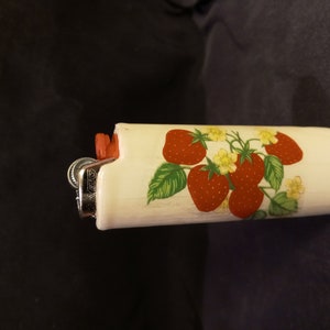 strawberry  wood lighter case