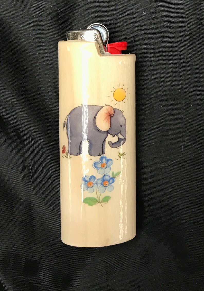 Cartoon Elefant Holz Feuerzeug Hülle / Holz Feuerzeug Hülle Bild 1