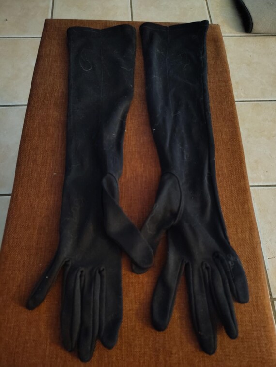 Black Opera-Length Gloves