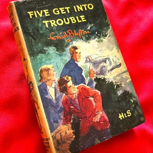 FAMOUS FIVE Get into Trouble by Enid Blyton 1970 vintage hardback with dustwrapper dustjacket
