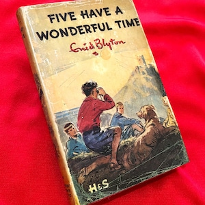 FAMOUS FIVE Have a Wonderful Time by Enid Blyton 1969 1st Thus vintage hardback with dustwrapper dustjacket rare collectable book