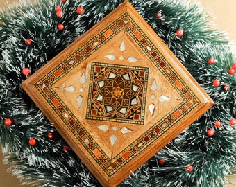 Jewelry box Vintage, Gift box for her, Wooden box, Handmade, Inlaid with pearl, decorated with pearl, Christmas gift for her