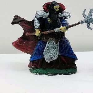 Human Wizard Miniature: Crimson Cloak, Silver Armor