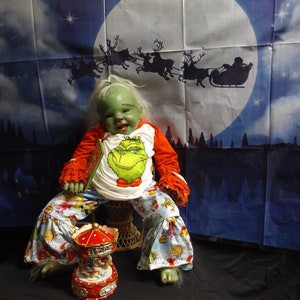 Silicone grinch baby 2025