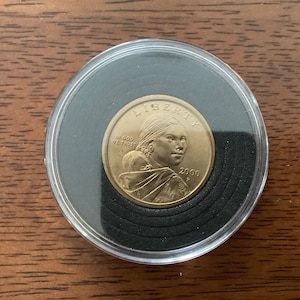 2000-P Sacagawea Gold One Dollar Coin/ COLLECTIBLE/ Coin Holder included/ BEAUTIFUL-Great Gift Idea