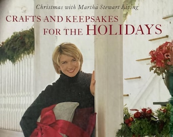 1999/GIFT IDEAS for Everyone/ Christmas with Martha Stewart Living/Crafts and Keepsakes For The Holidays/144 pg Hardcover/Martha Stewart
