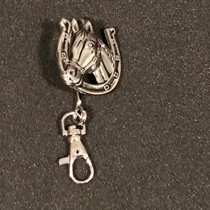 Horse Head Horse Shoe Keychain  Purse Belt Clip Silver tone Metal Keychain Signed Best VINTAGE UNIQUE RARE