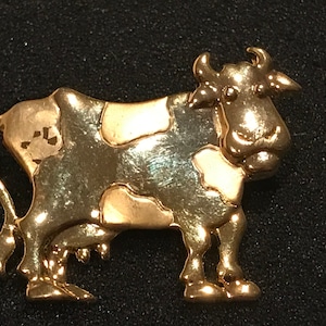 Cow Gold Tone Metal Brooch Pin Vintage Unique Rare
