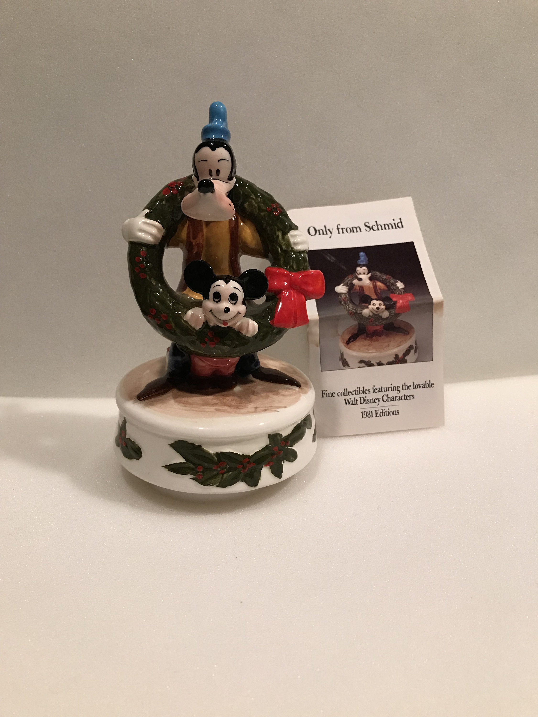 Disney Schmid Happy Holidays Mickey Mouse and Goofy