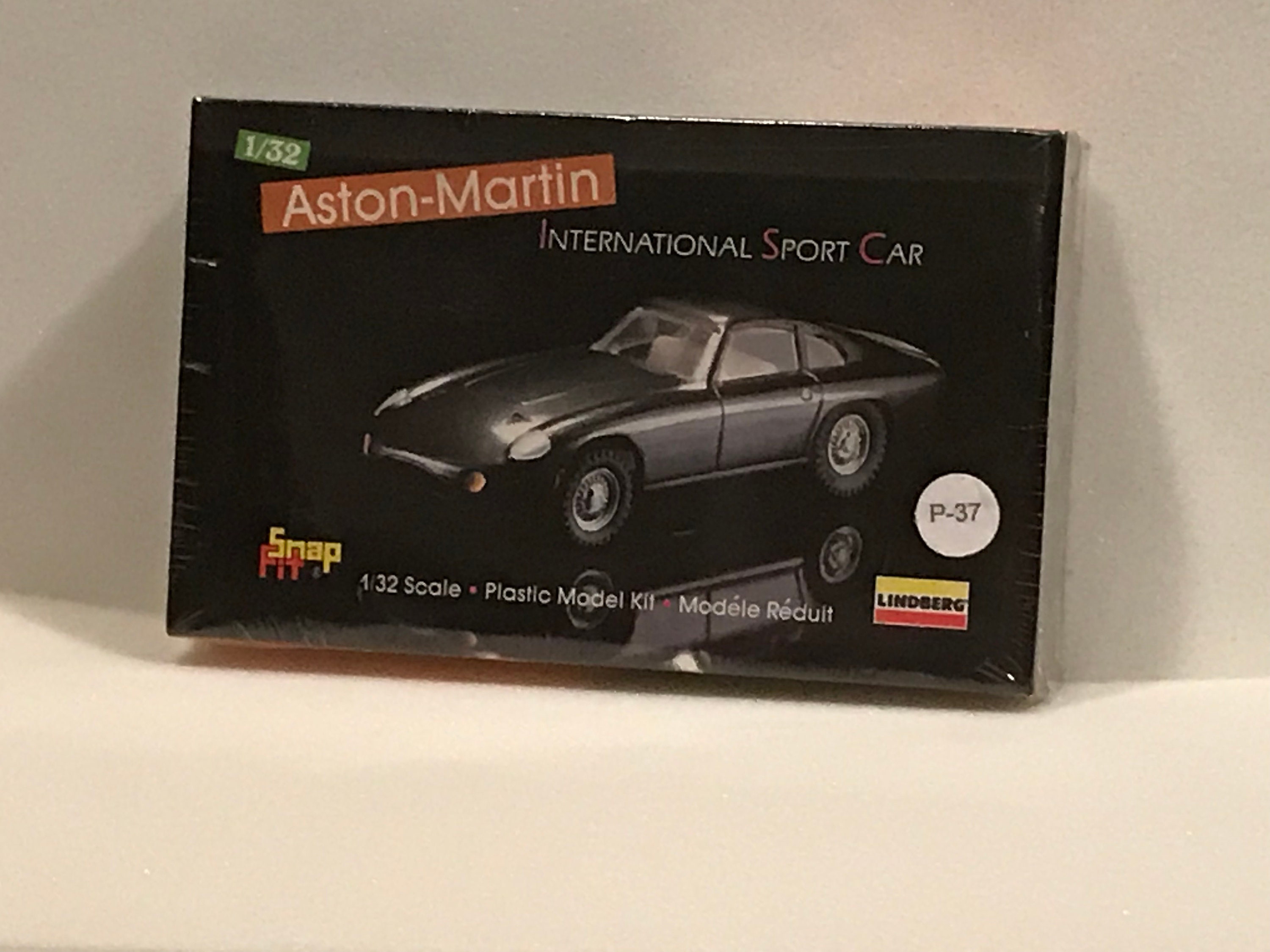 Lindberg Aston Martin Snap Fit 1/32 Model Kit International Sport Car New Sealed 1988.vintage Unique Rare