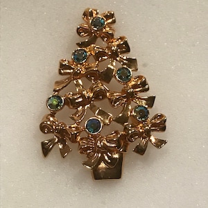 Christmas Tree Green Rhinestones Gold Tone Brooch Pin.VINTAGE UNIQUE RARE