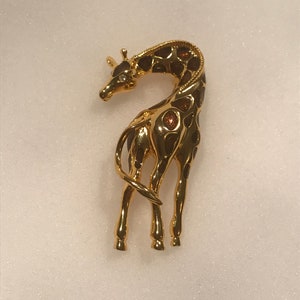 Giraffe Enamel Rhinestones Gold Tone Metal Large Brooch Pin.VINTAGE UNIQUE RARE