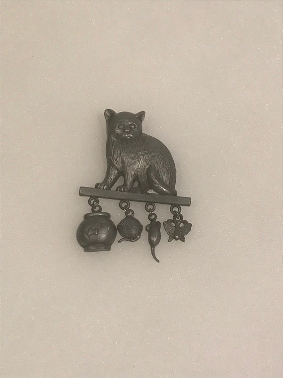 Vintage Pewter Cat with Lucky Charms Brooch Pin.VI