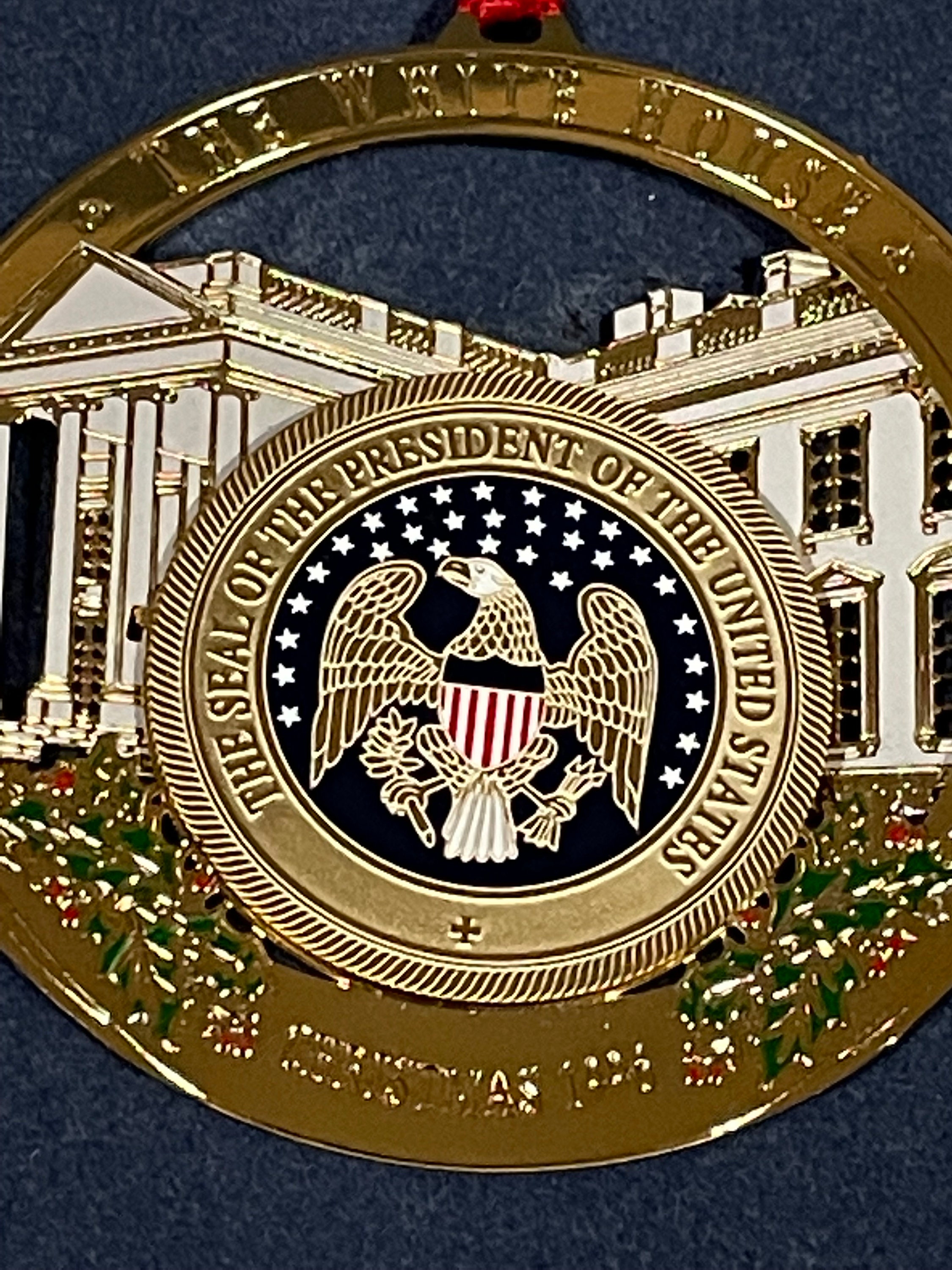 tall glasses, White House Eagle Seal, with Presidential Seal in