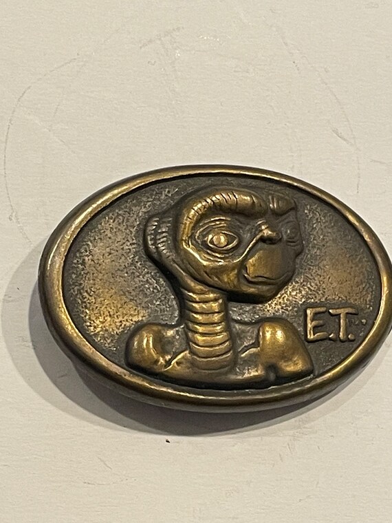 E. T. Extraterrestrial Kids Brass Belt Buckle 1982