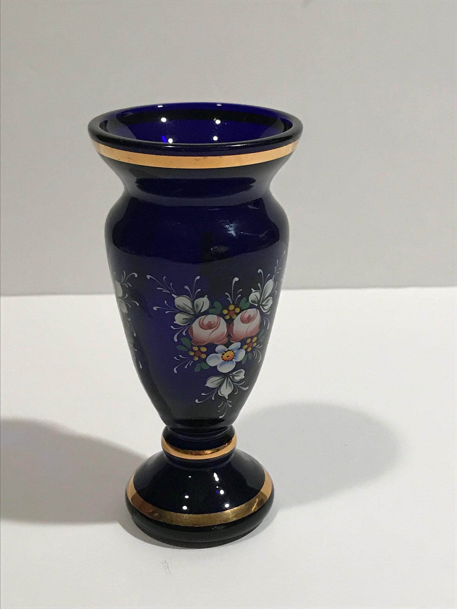 SALE Cobalt Blue Glass Vase Gold Trim with Flowers.VINTAGE Etsy Italia