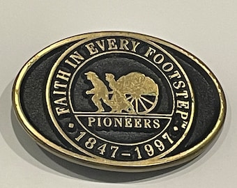 PIONEERS Faith in Every Footstep 1847-1997 Brass Metal Belt Buckle VINTAGE UNIQUE Rare