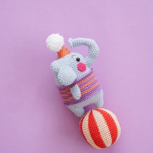 The Circus Elephant (amigurumi Crochet PDF Pattern by Aquariwool) - Etsy